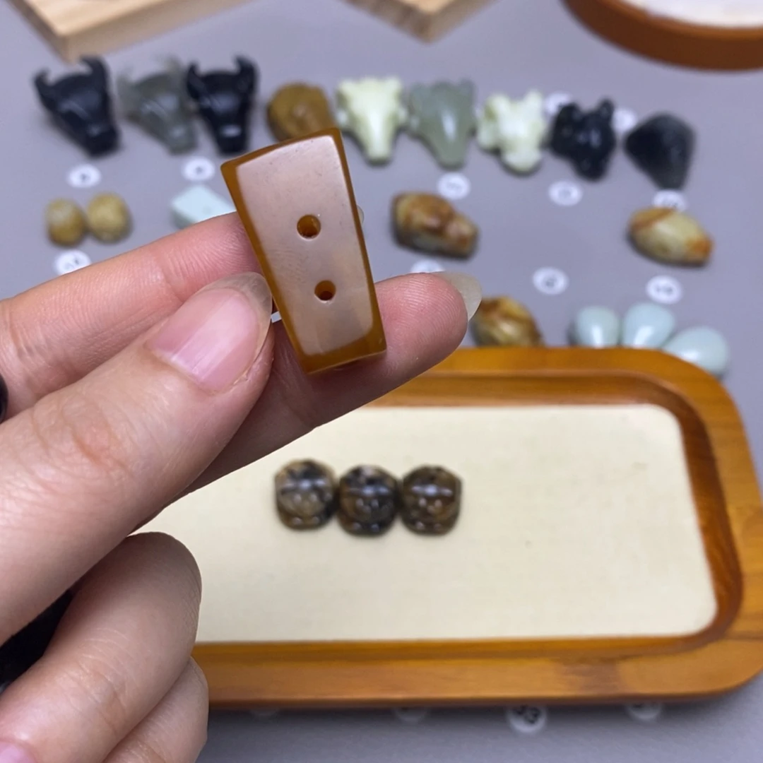 蛇纹石玉合金配饰般****坊