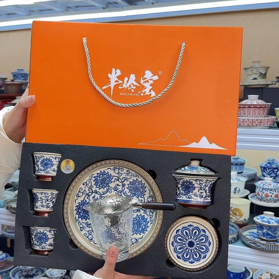 我们都是在这里关注起来