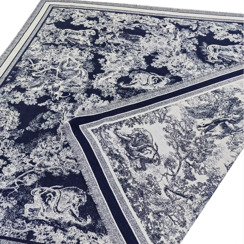 内蒙古羊毛精仿提花大方巾万兽之王提花披肩四季通用羊毛动物围巾