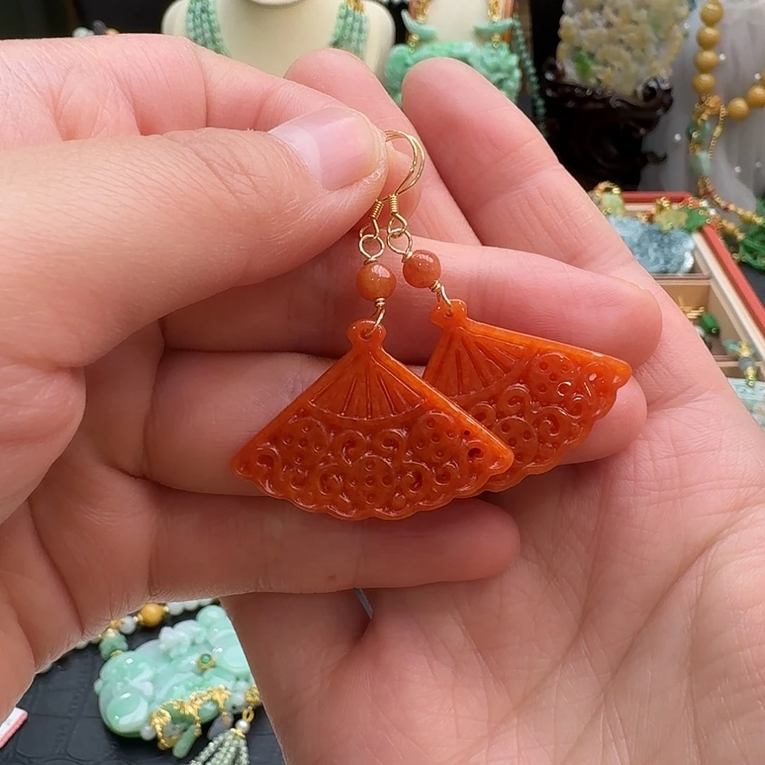 翡翠未镶嵌吊坠(赠链)原价298 炸福利s 925