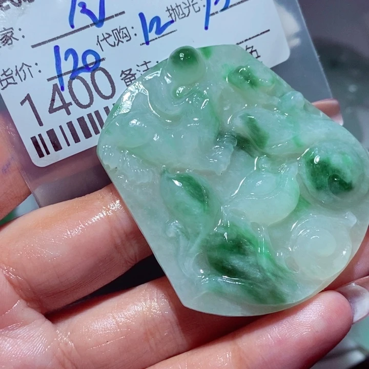 翡翠未镶嵌颈饰?****嘟