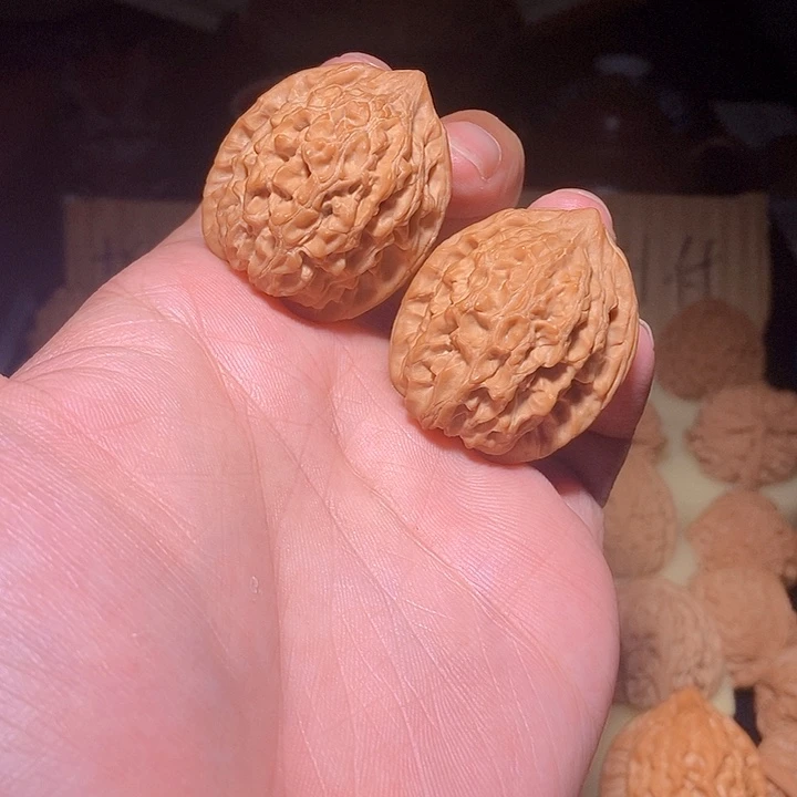 文玩核桃手把件太行山鸡心