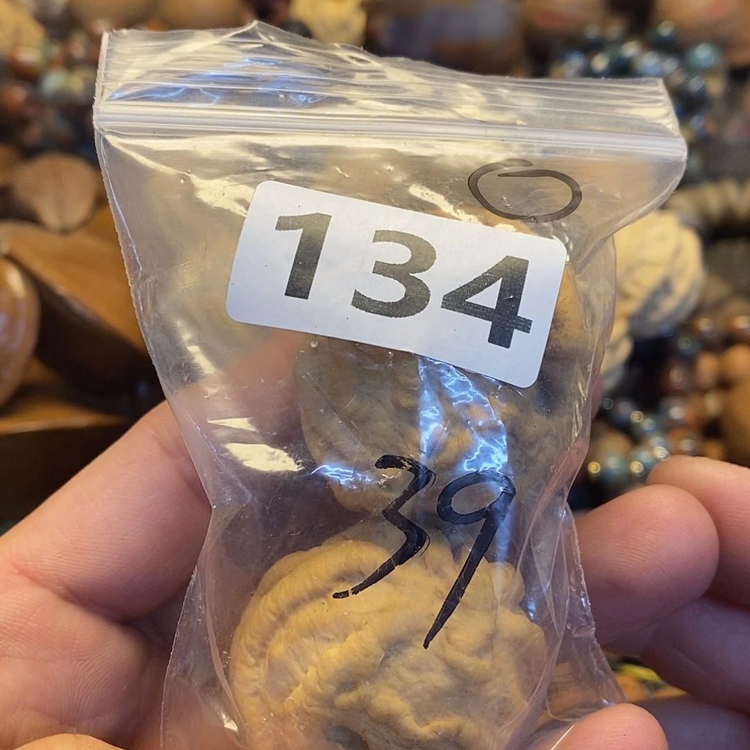 吊坠橄榄核糊**歪