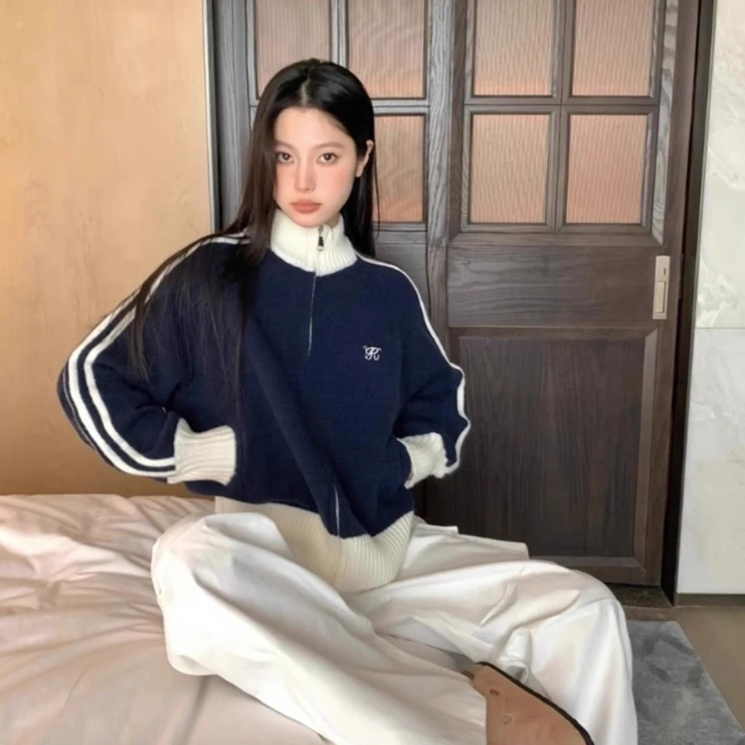 胖mm300斤美式撞色长袖立领毛衣外套女秋冬新款宽松开衫拉链上衣