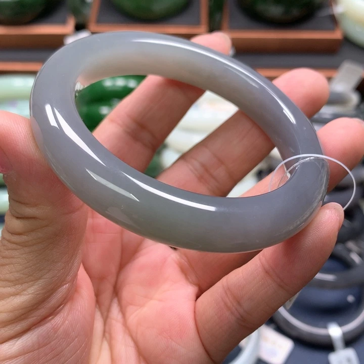 【闪购商品】未镶嵌手镯和田玉39