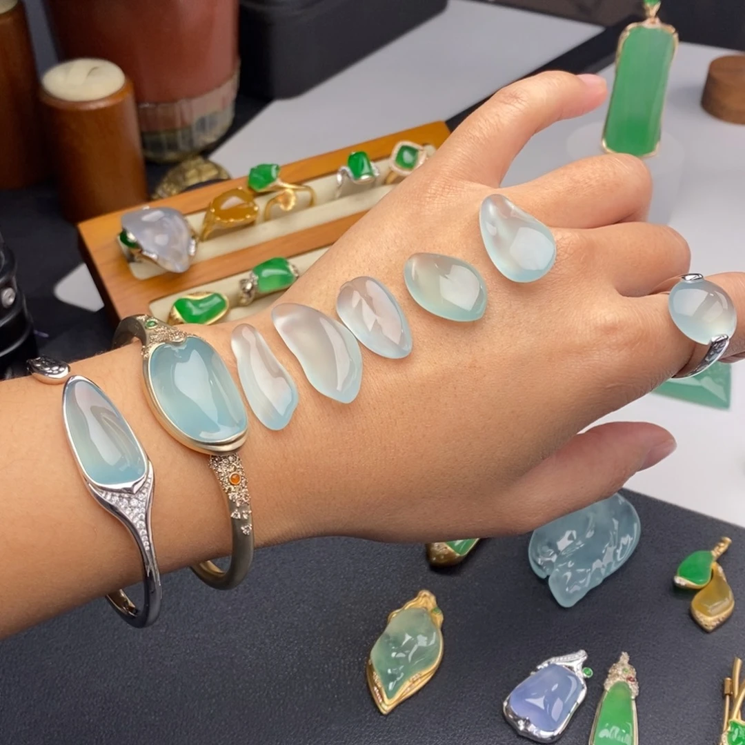 定制翡翠未镶嵌天空蓝裸石