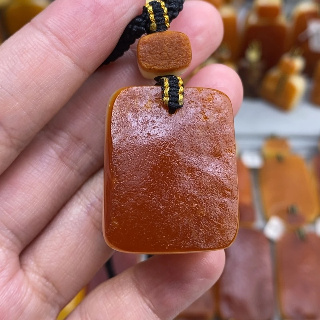 蜜蜡未镶嵌珠宝奇石