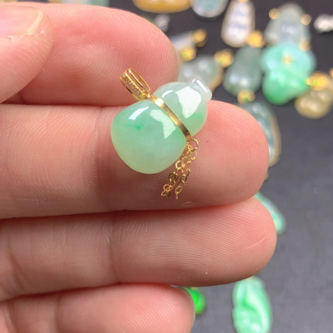 【闪购商品】颈饰18K金镶嵌翡翠翡翠