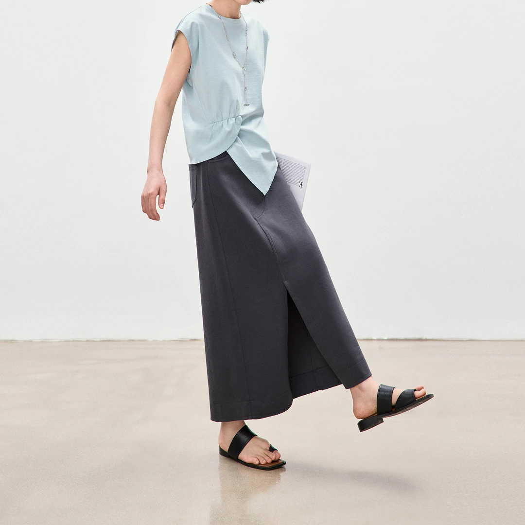 鲸乎2025春季新款宽松休闲针织半裙女通勤显瘦开叉设计A字半身裙