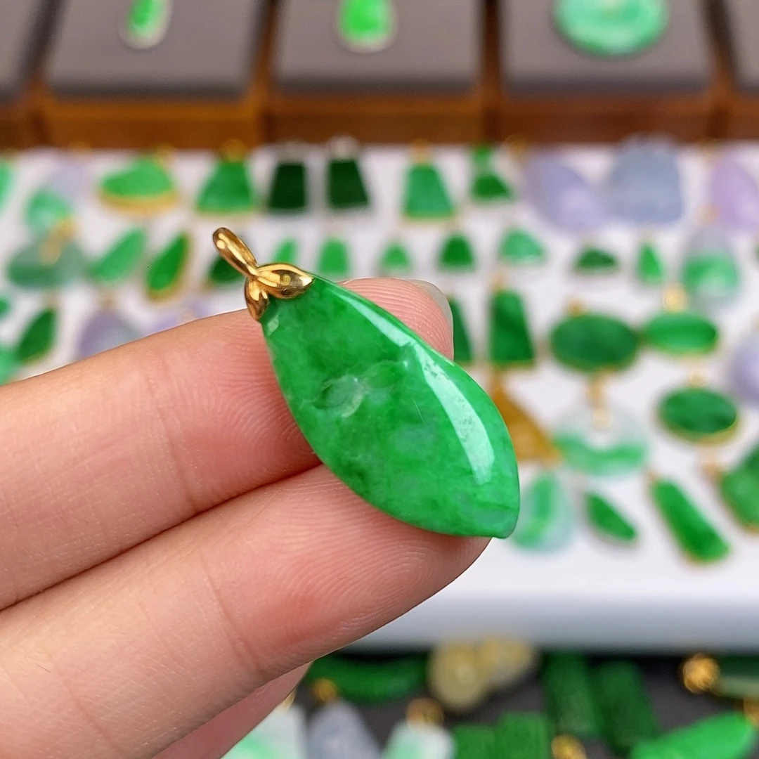 吊坠(不含链)18K金镶嵌翡翠