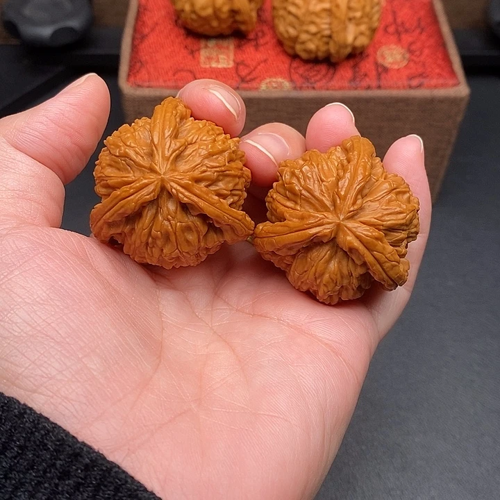 快***天文玩核桃把件白奔