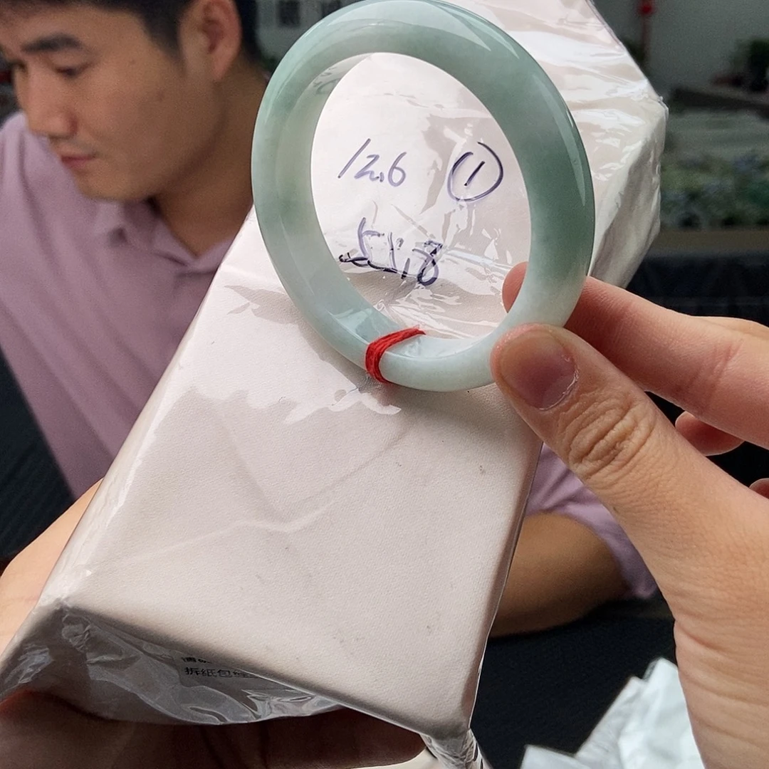 未镶嵌手镯翡翠颜色多样性发拍一发一