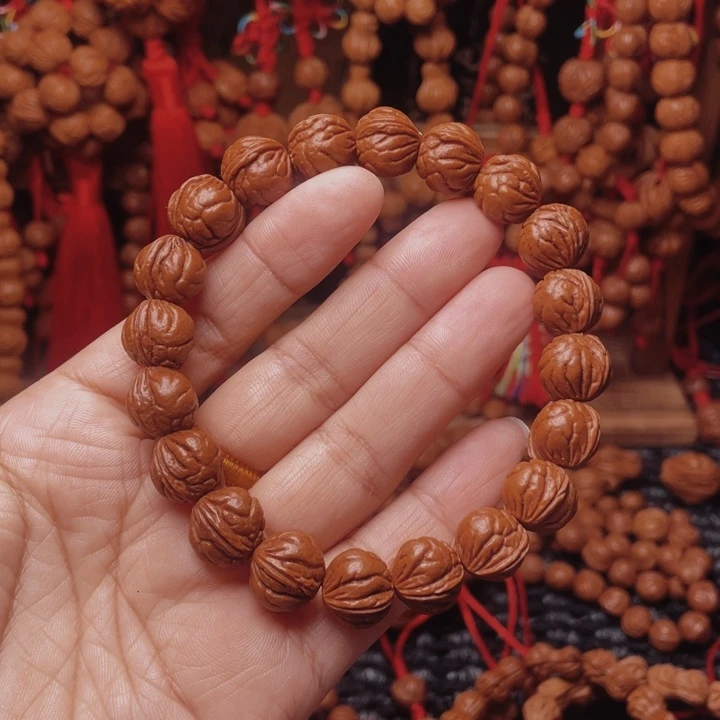 木质类龙纹桃枭挂件