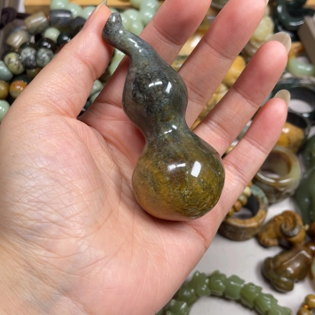 【闪购商品】岫岩河磨玉（透闪石质玉）未镶嵌把件