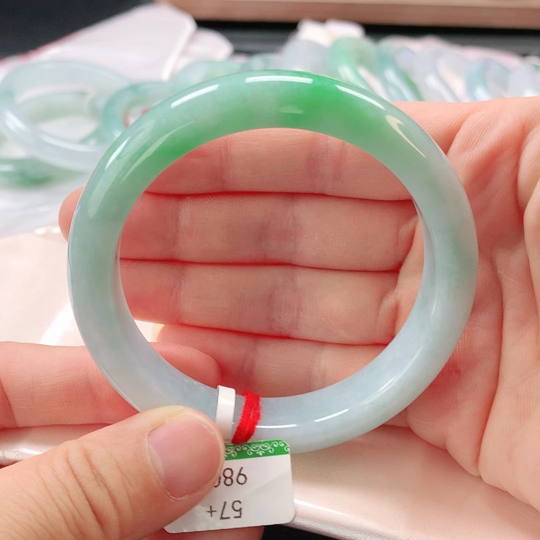 翡翠未镶嵌手镯缅甸A货翡翠手镯