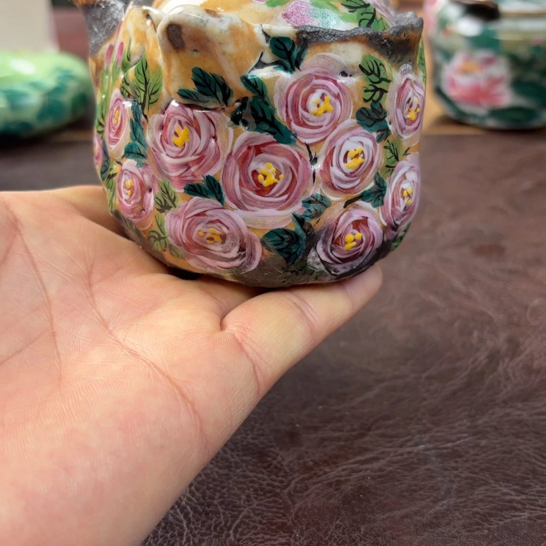 手***手景德镇陶瓷艺术品