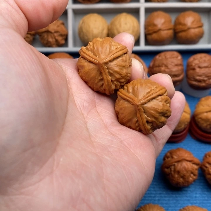 把件文玩核桃三棱