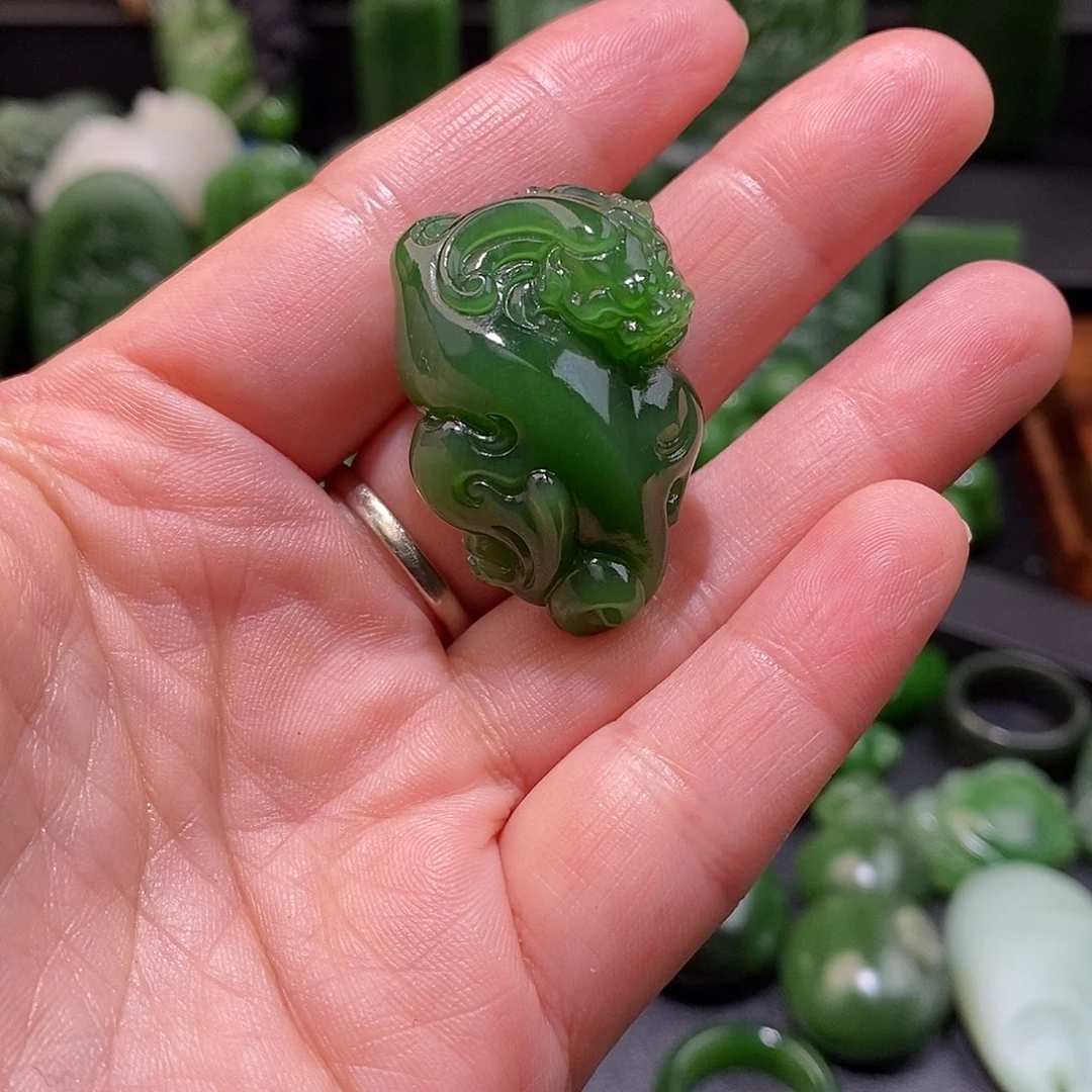 和田玉（碧玉）阳绿貔貅未镶嵌七*