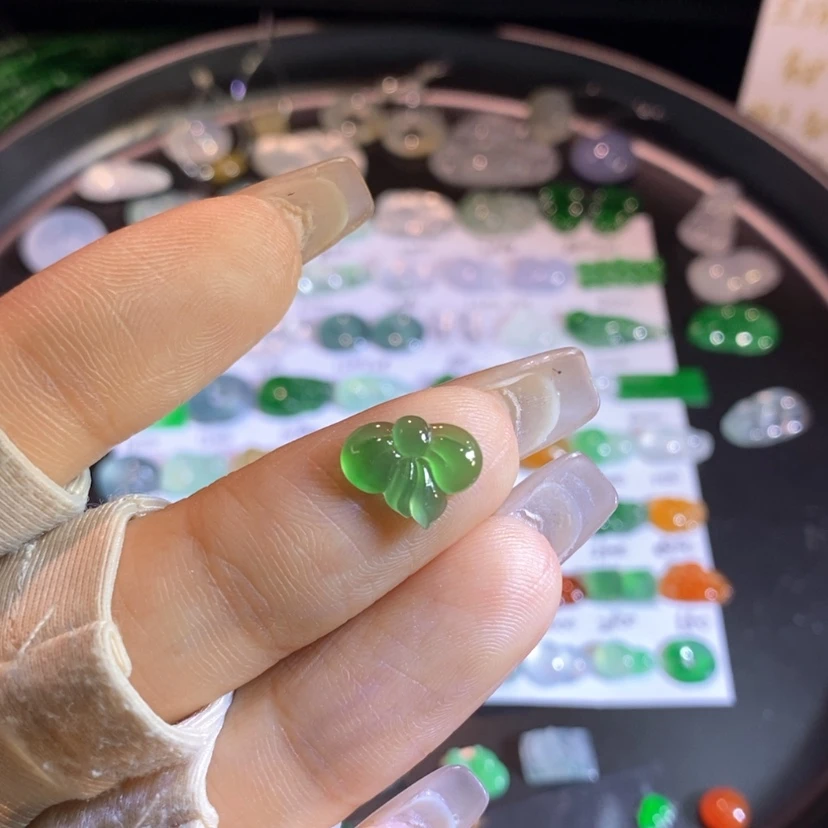 【闪购商品】翡翠挂件未镶嵌蝴蝶结