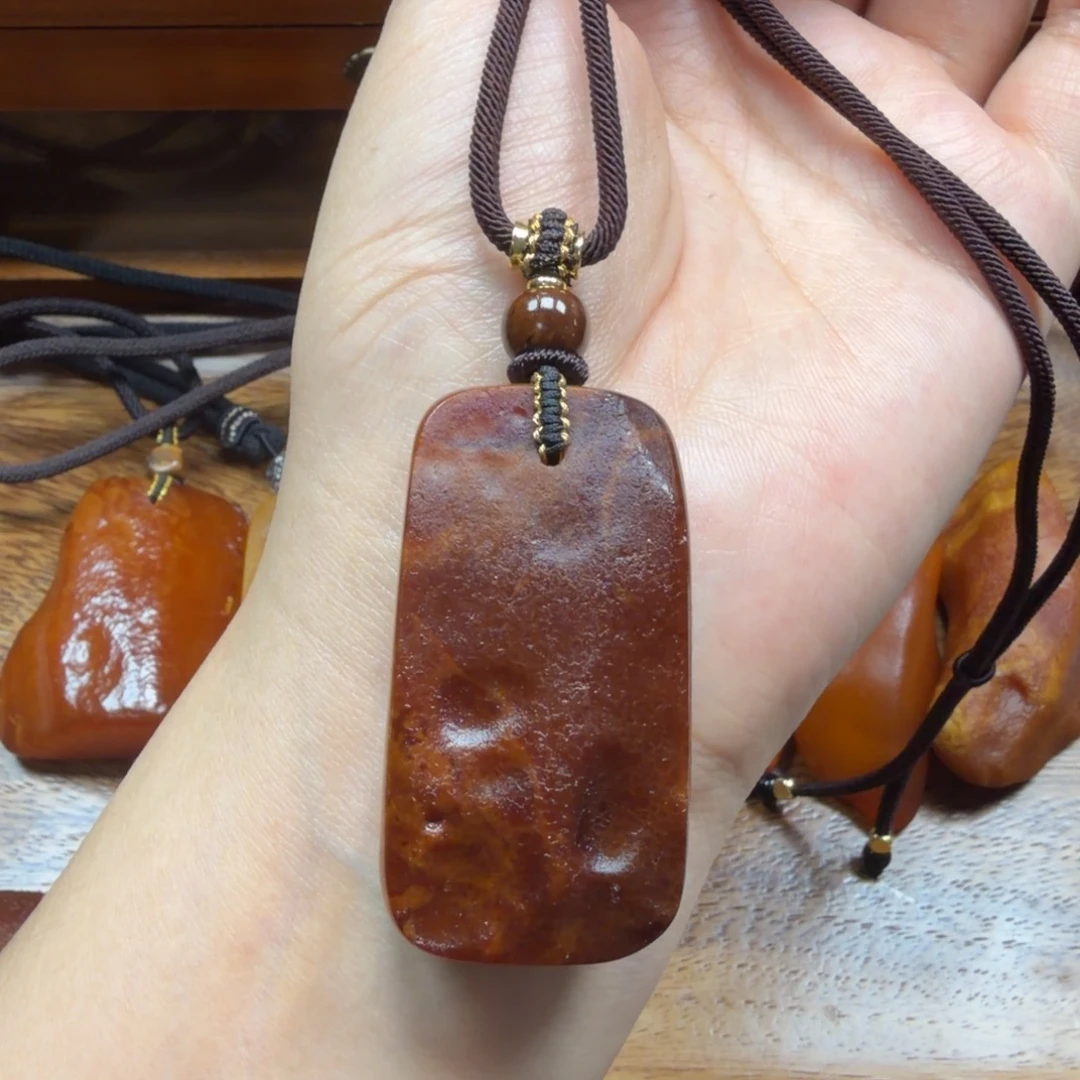 琥珀未镶嵌吊坠(赠链)