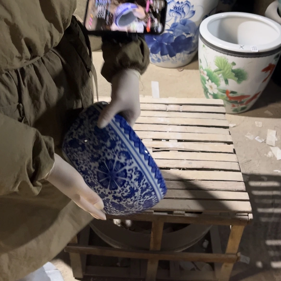 瓷片缠枝莲23.88888888888