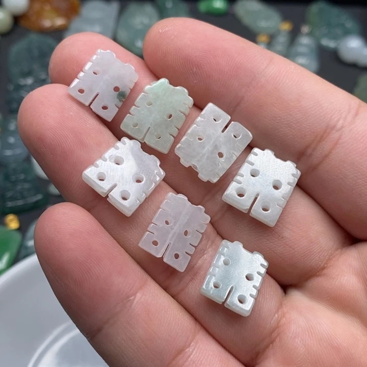 翡翠未镶嵌颈饰翡翠首饰