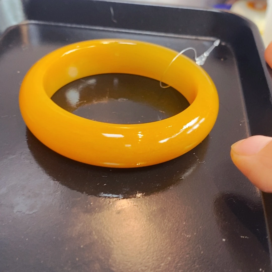 石英质玉（黄龙玉）未镶嵌颈饰