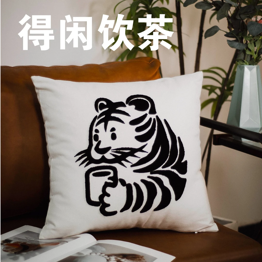 ins风纯棉卡通怂老虎刺绣沙发抱枕靠垫