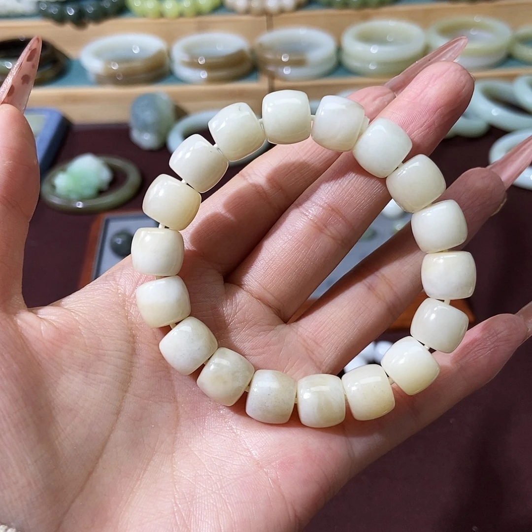 和田玉未镶嵌手链