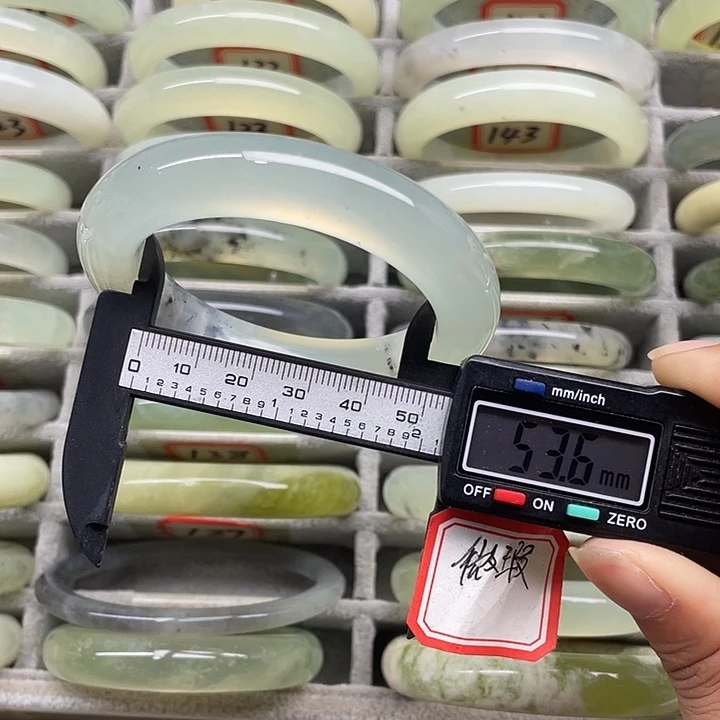 未镶嵌蛇纹石玉手镯152