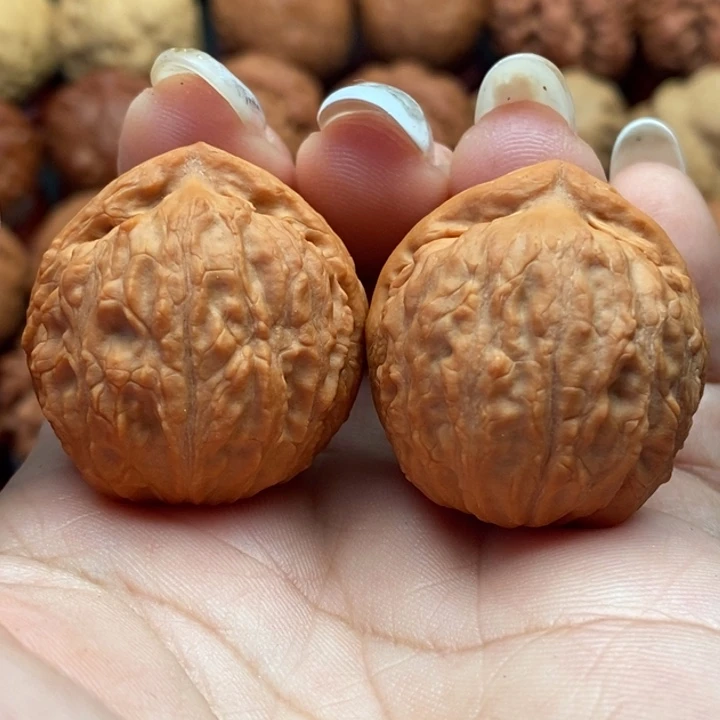 核桃精品文玩核桃手捻荔枝纹