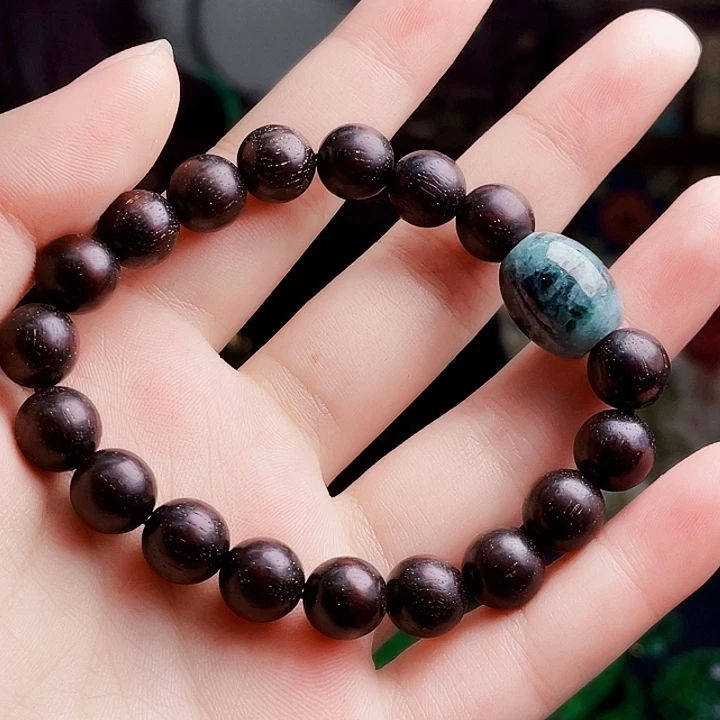 翡翠未镶嵌颈饰多样性