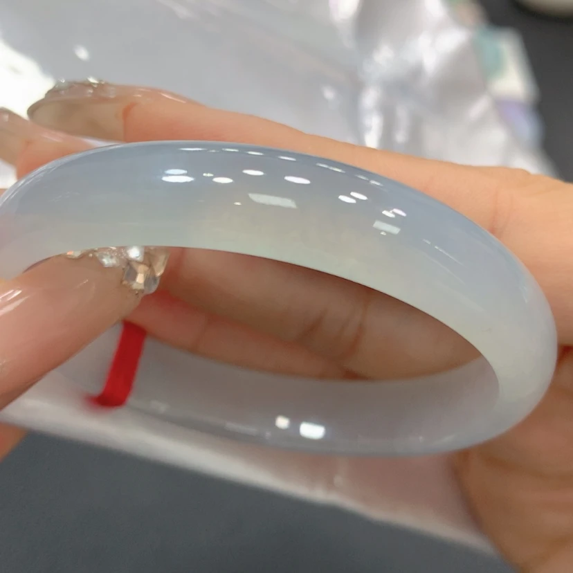 【闪购商品】翡翠手镯未镶嵌贵妃