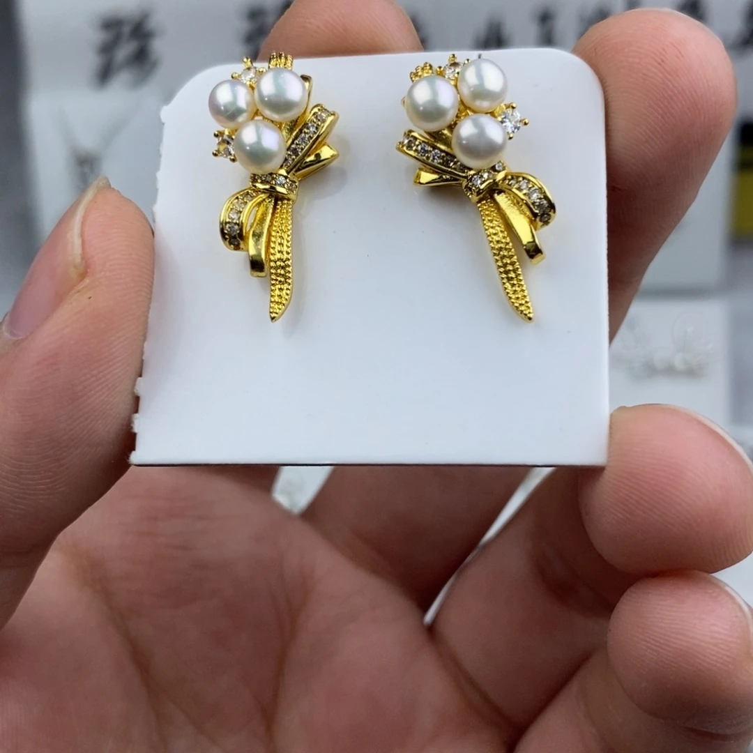 淡水珍珠未镶嵌耳饰