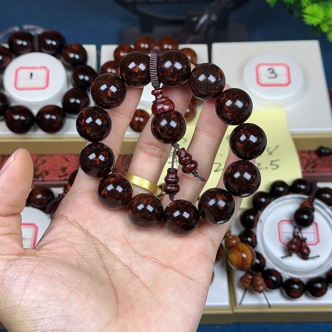 伊***宝花梨木类黄花梨1.8