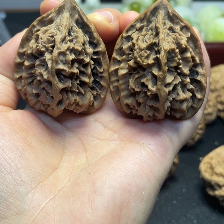 文玩核桃吊坠麻核桃41有修
