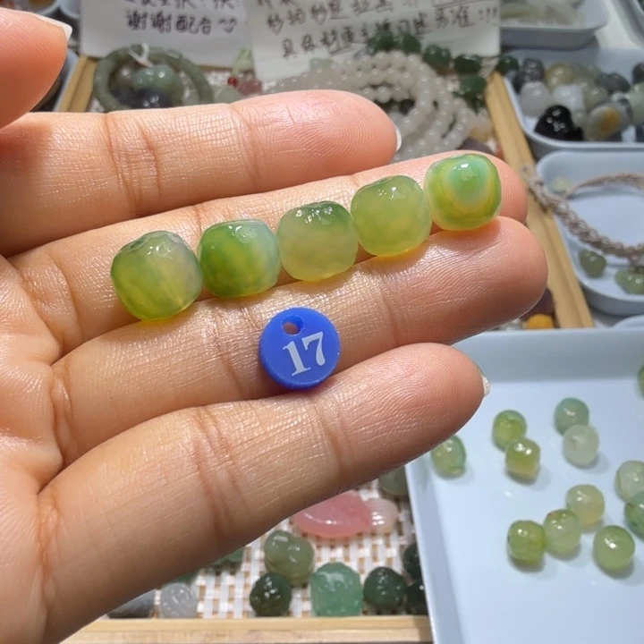 和田玉未镶嵌珠宝半成品