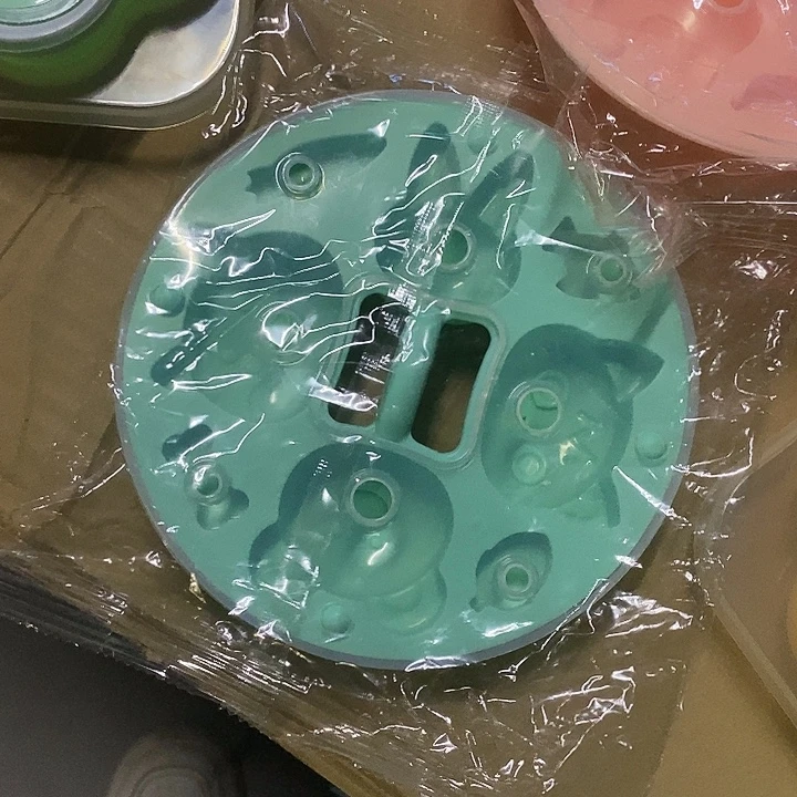 蒸糕模具颜色随机发