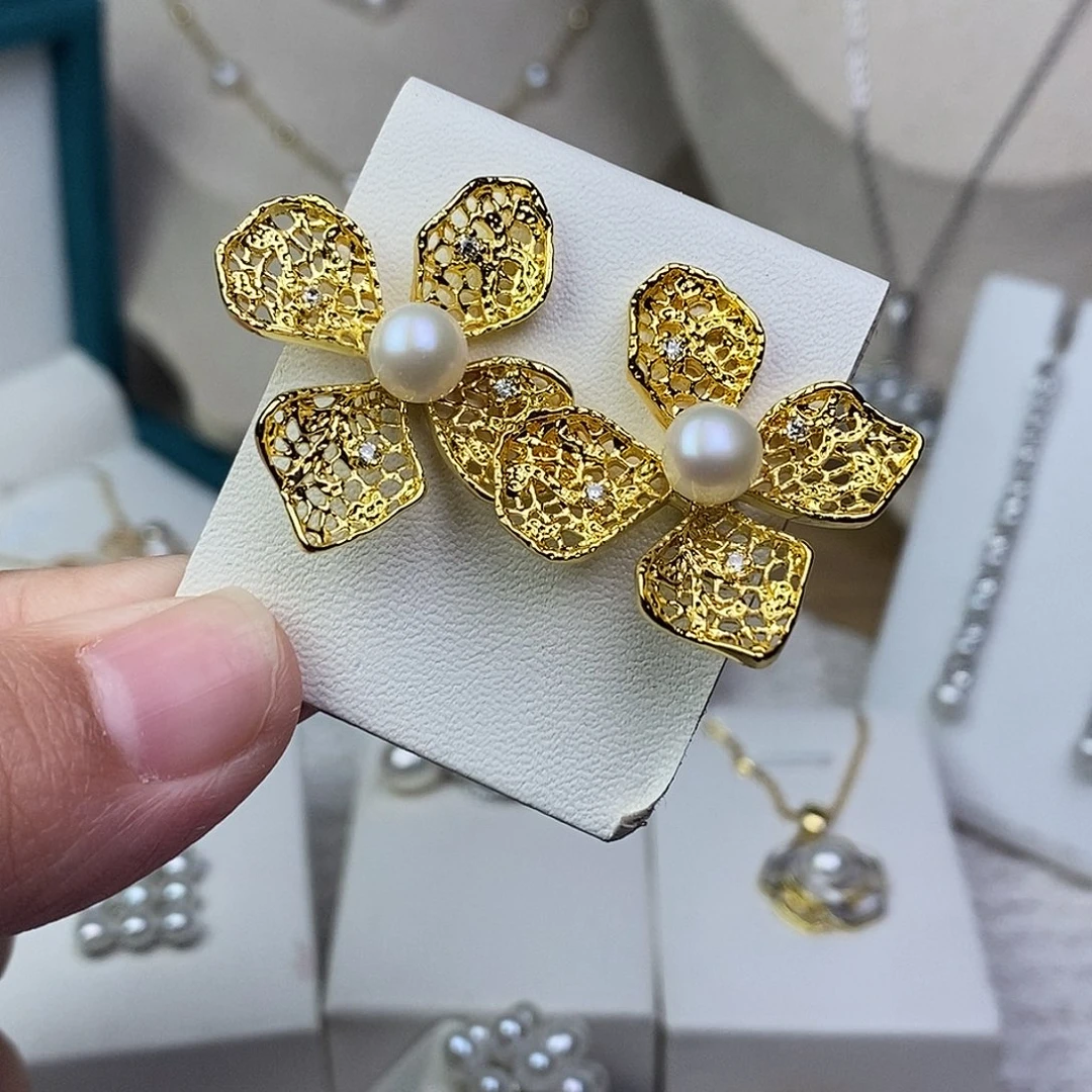 银S925镶嵌淡水珍珠耳饰