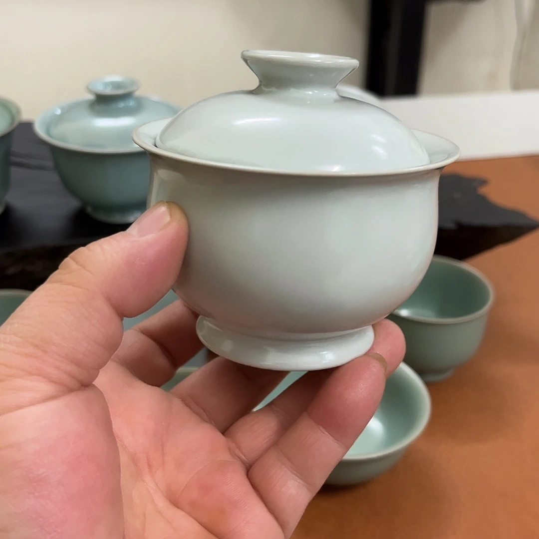 野***员摆件陶月白釉两才盖碗一级