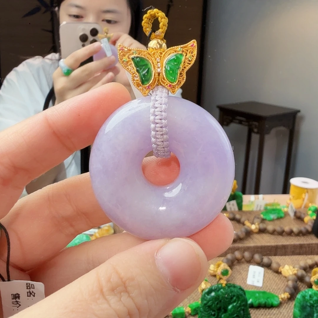 翡翠未镶嵌吊坠(赠链)