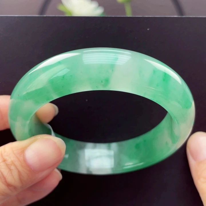 石英质玉手镯未镶嵌56/57