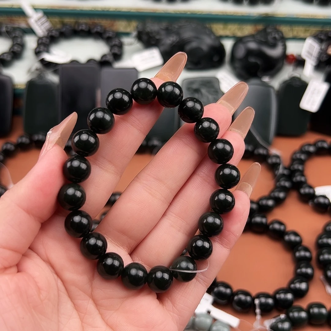 春***客和田玉未镶嵌手串