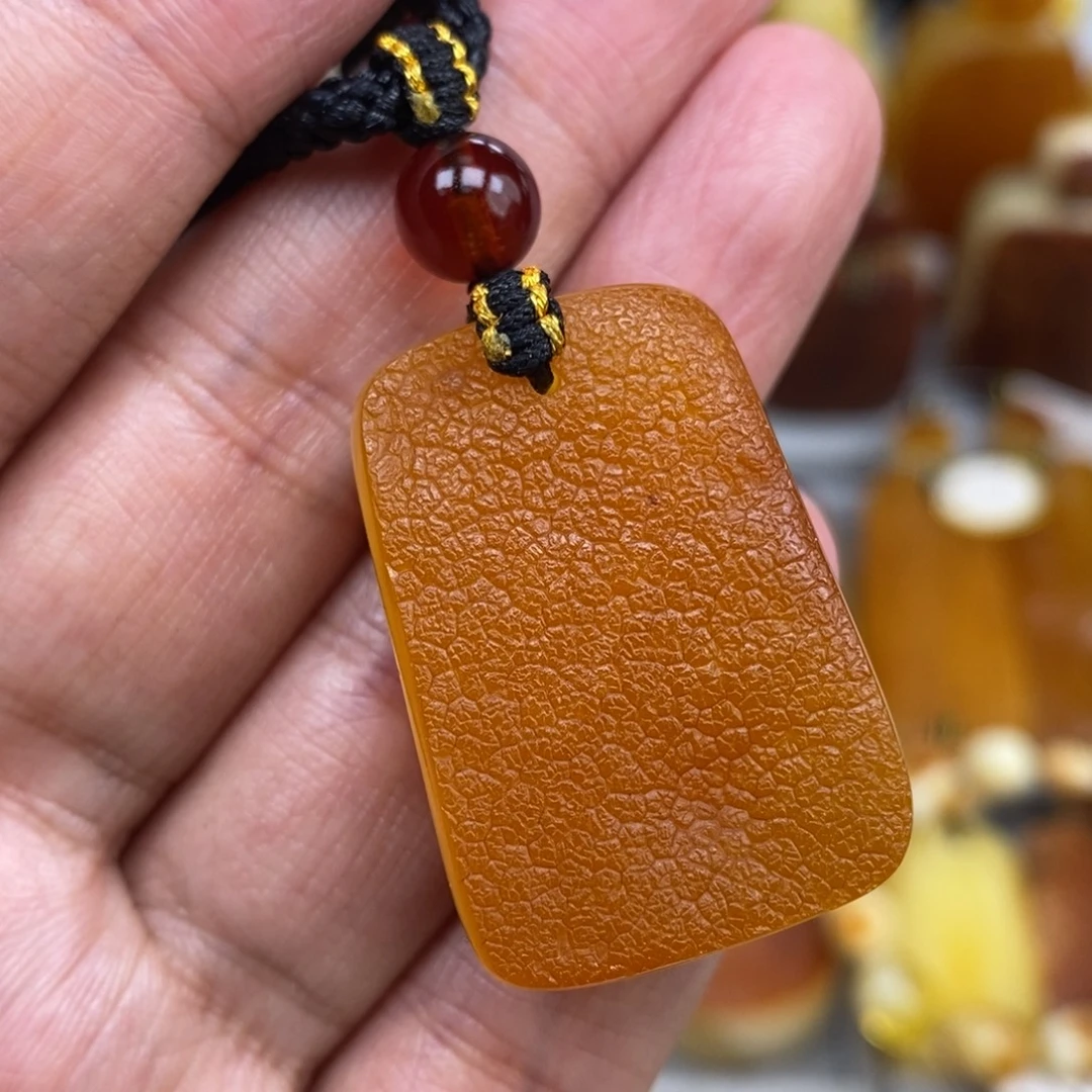 蜜蜡未镶嵌珠宝奇石