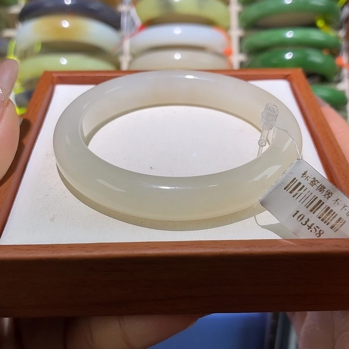 和田玉未镶嵌手镯42号57.5+