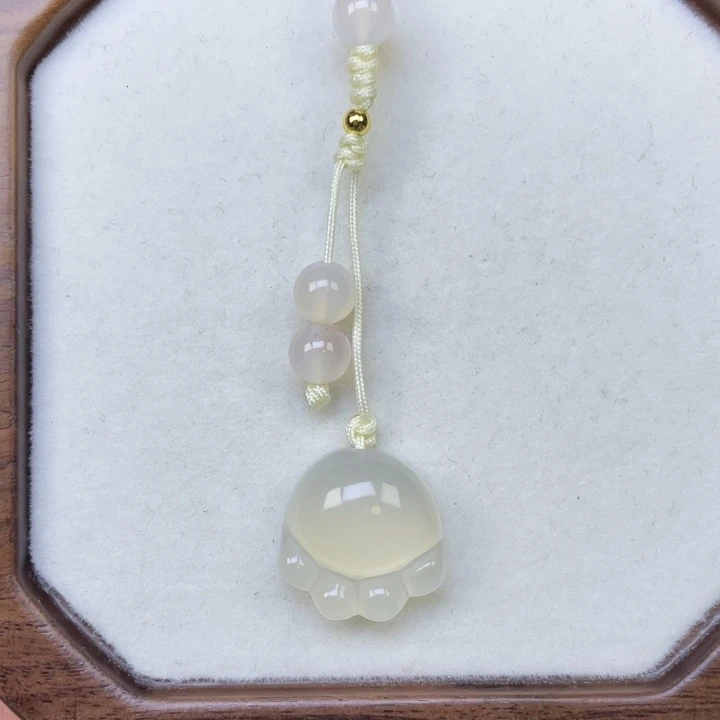 玛瑙/玉髓未镶嵌颈饰猫爪挂件