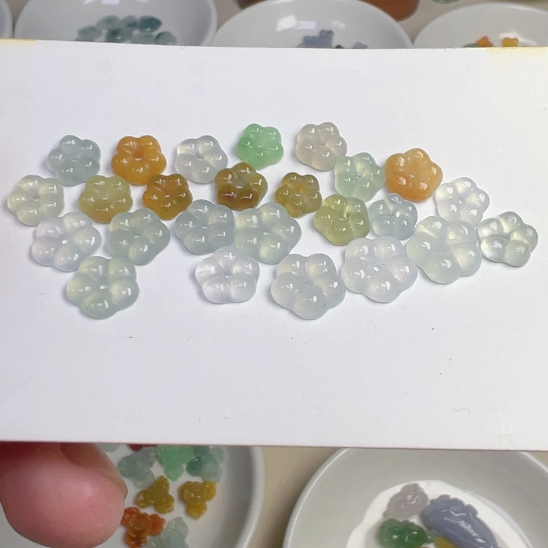 翡翠散珠五瓣花一朵