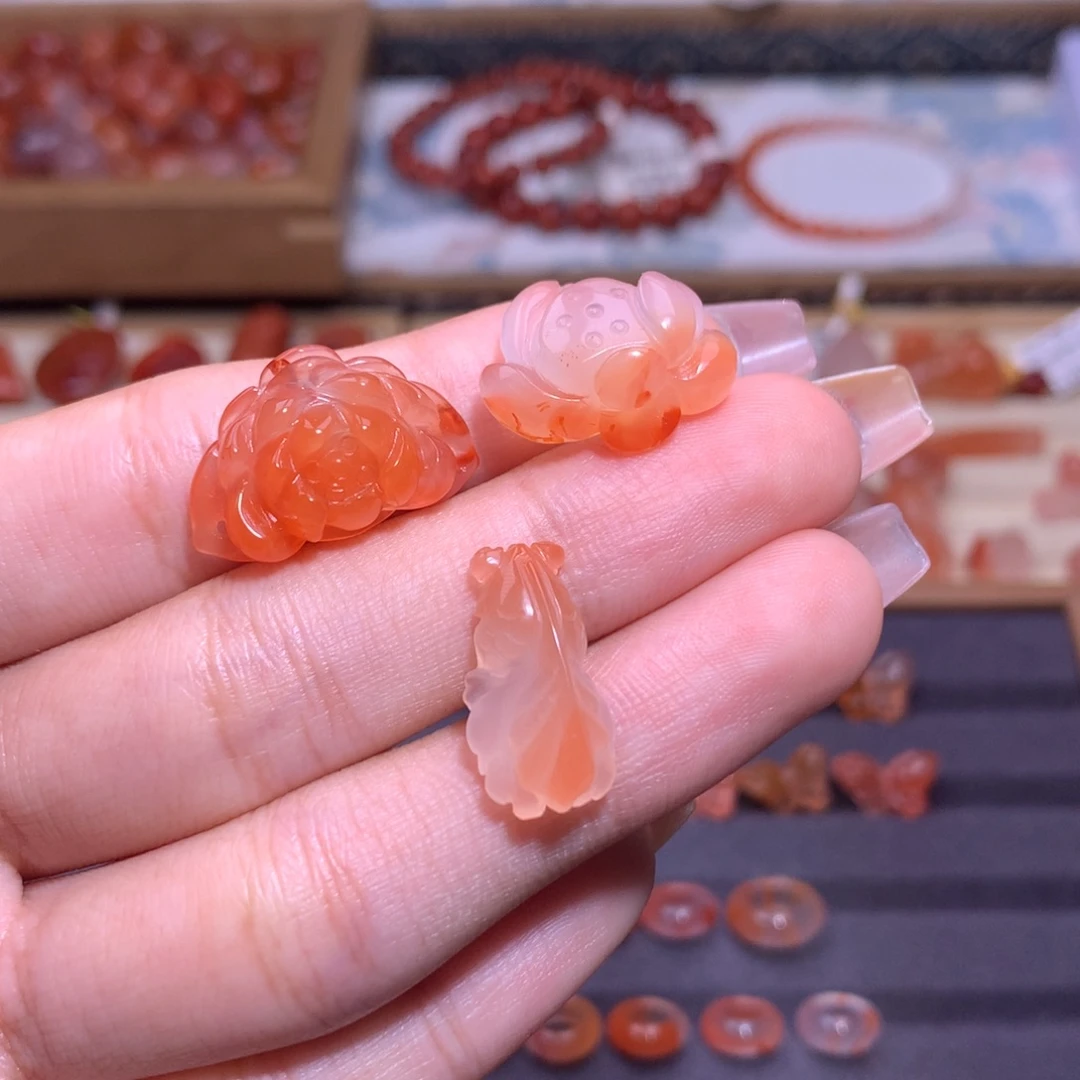 归***g南红玛瑙未镶嵌珠宝半成品组合