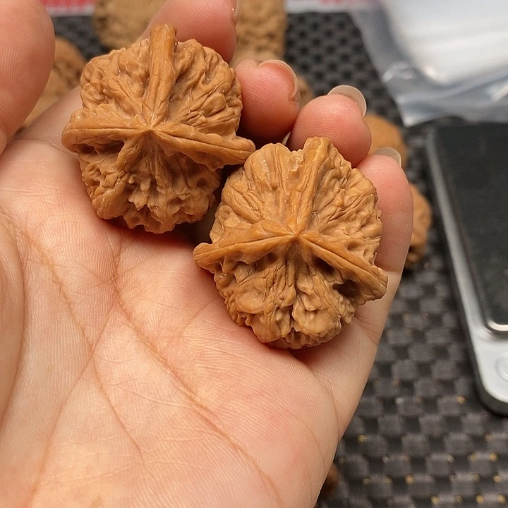 吊坠文玩核桃玉玺三棱38