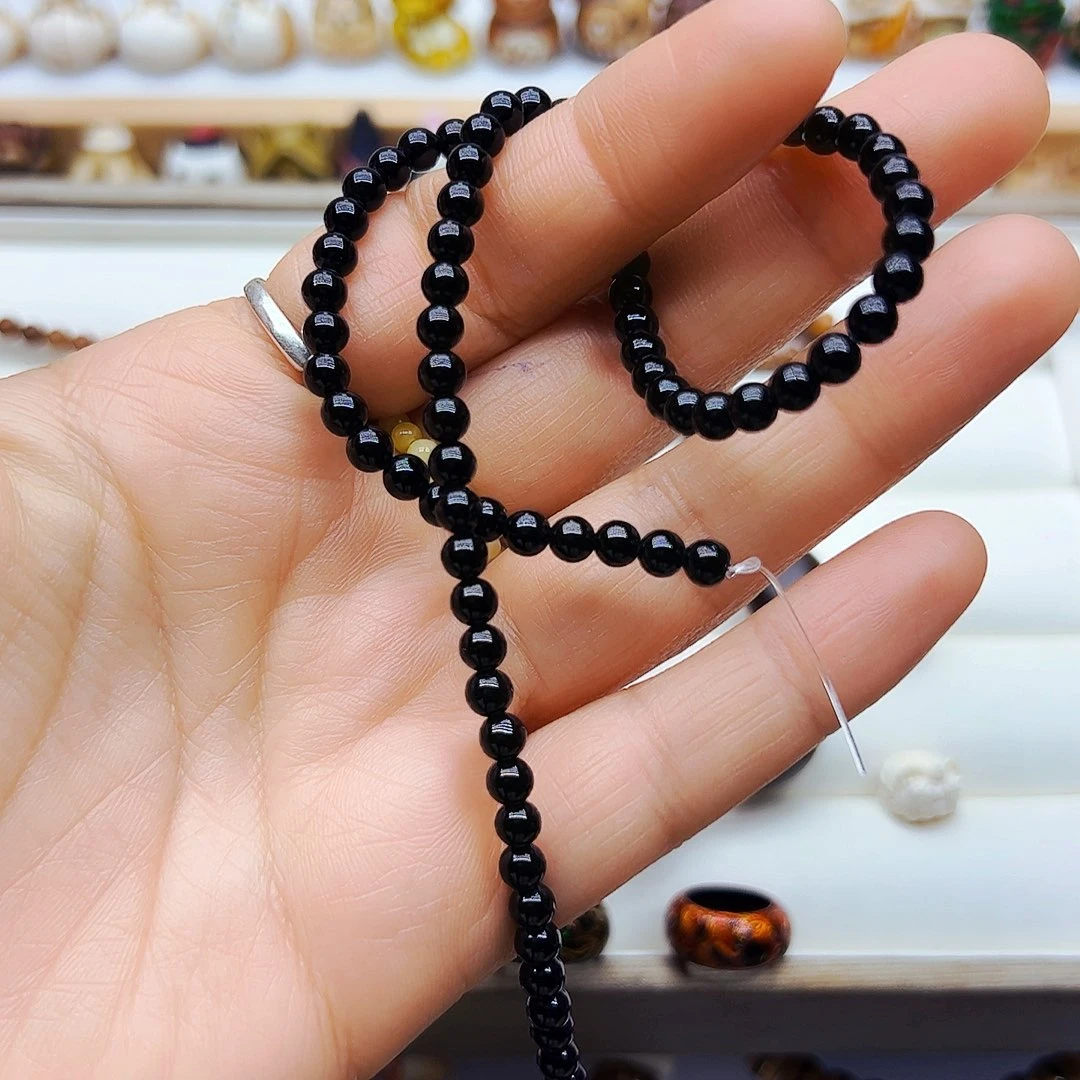 树脂制品手工打磨配饰